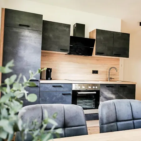 Pair Im Dorf Apartment Schwendau