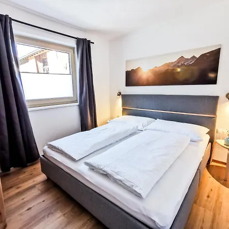 Pair Im Dorf * Schwendau