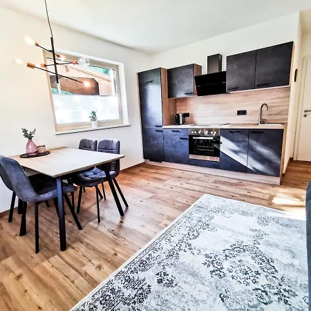 Pair Im Dorf *